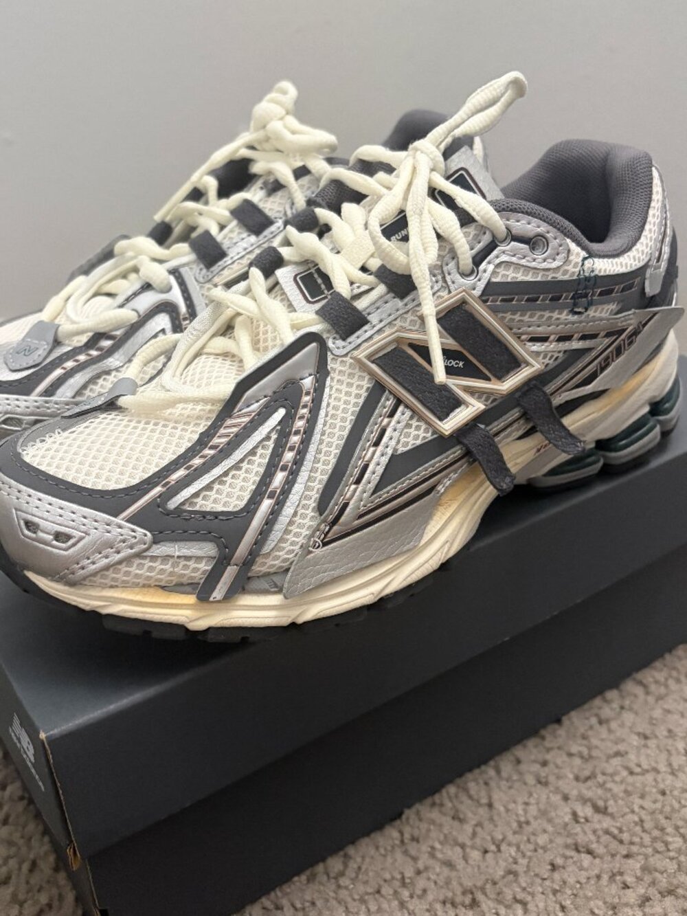 New Balance 1906A Grey Metallic Silver Sneakers Women’s 7 / Men’s 5.5 w/ Box